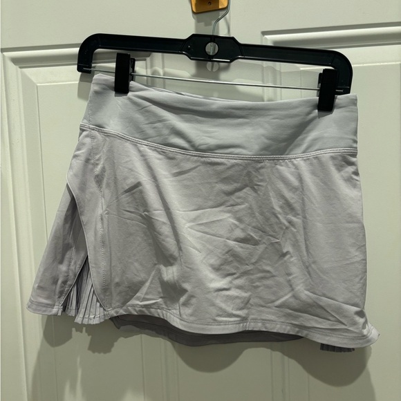 Lululemon Play Off The Pleats Skirt *13"
Silver Lilac - Picture 3 of 5